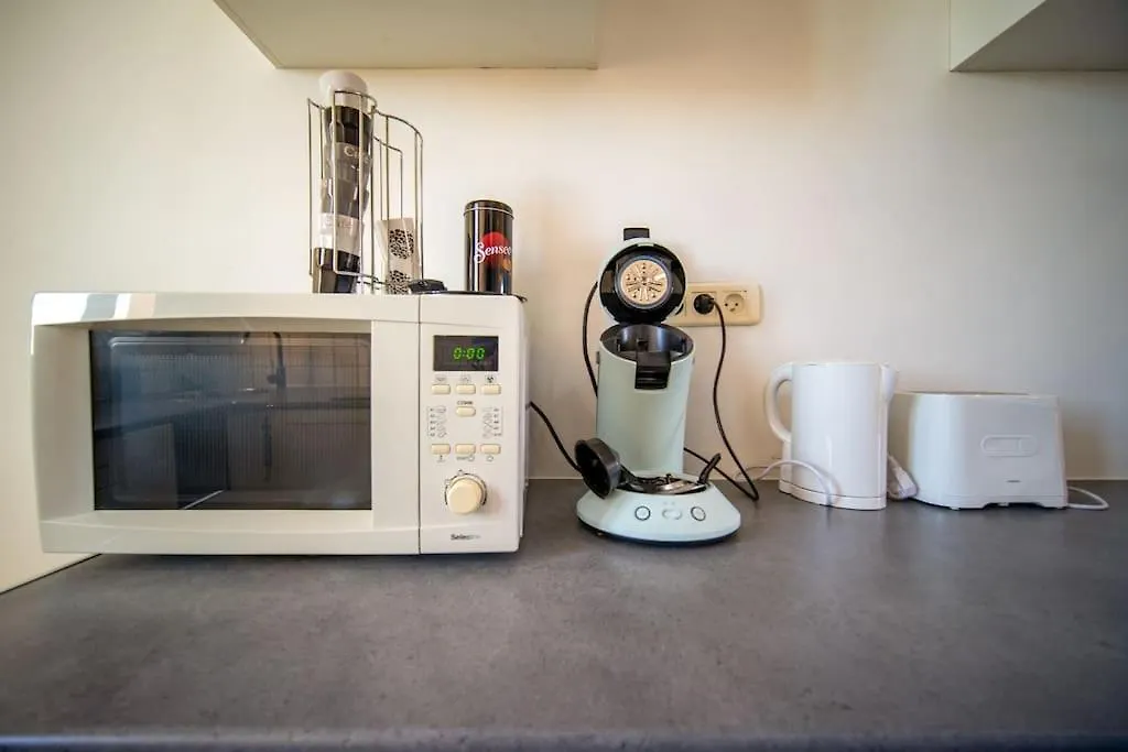 Air-Conditioned Apartment Sleeps 4 To 6 Parking Marseille France